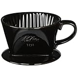 カリタ Kalita 雑味が出る前においしさだけを引き出す速い抽出速度の3つ穴 コーヒー ドリッパー 保温性が高い 陶器 1~2人用 101-ロト 陶器 日本製 ブラック #01005 ドリップ 器具 一人用 二人用 1杯用 2杯用 おしゃれ キャンプ アウトドア 喫茶店 アンティーク 結婚 祝い プレゼント 誕生日 女性 男性 還暦 退職 記念日 ギフト 贈り物 還暦 敬老