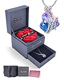 🎁 Geschenkbox mit ewiger Rose 🌹 Die Geschenkbox enthält ewige Rosen, die in Herzform angeordnet sind, sowie eine Schmetterlingskristallhalskette, eine wunderschöne Geschenkverpackung und eine Karte. Die ewigen Rosen sind für eine geliebte Person bestimmt. Diese exquisite und luxuriöse Geschenkbox kann auch andere Schmuckstücke wie Ringe, Ohrringe usw. aufnehmen.