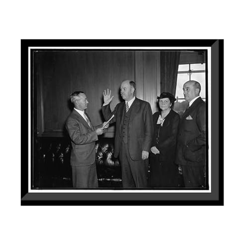New U.S. Commissioner of immigration takes oath. Washington, D.C., Aug. 26. James L. Houghteling, newly appointed U.S. Commissioner of Immigration, today took the oath of office and assumed his dut...