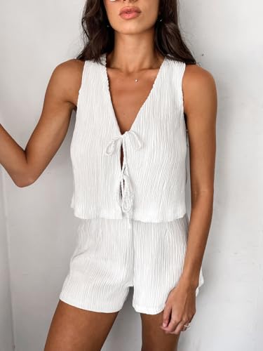 Women's white sleeveless front tie vest shorts two-piece set Sleeveless Tops And Shorts Trendy Summer Outfits2