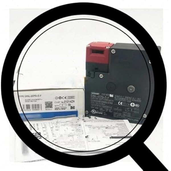 1PCS NEW For Safety Door Switch D4NL-2CFG-Z-F LCHSZLG