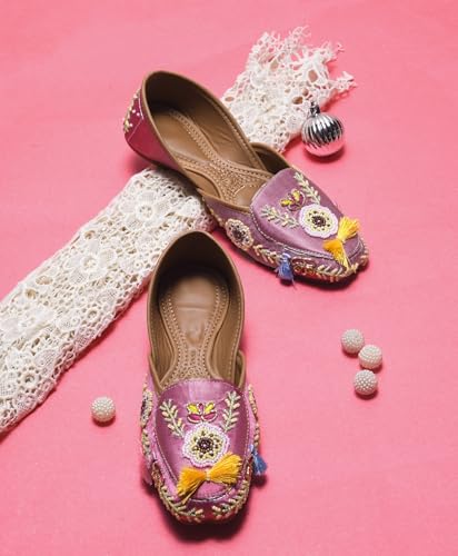 Image of SilverArrow Traditional Style, Modern Comfort Jutti Comfortable Flat Fancy Bellies for Womens and Girls