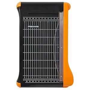 Fiskars Recycled Bypass Guillotine Paper Cutter – 9″ Cut Length – Craft Paper, Cardstock and Photo Trimmer – Suitable for Traveling – Self-Sharpening Blade