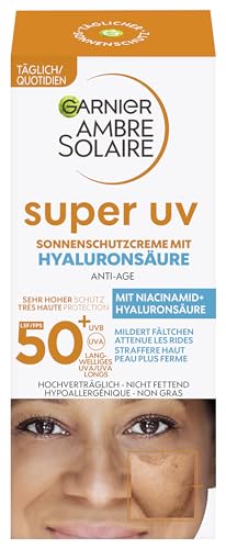 Garnier Crema solar antienvejecimiento SPF 50 con hialurónico y vitamina B antiarrugas y sequedad, Ambre Solaire 1 x 50 ml
