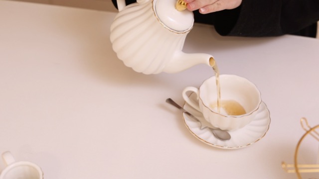 Amazon.com: MOSTDEN Fine China - Juego de tazas de café y té