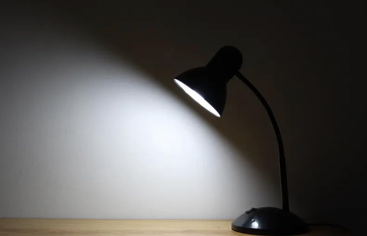 BEL AIR HOME - Lampada da Scrivania PISA in Metallo con Portalampada E-27 (LAMPADINA NON INCLUSA) per Illuminare il Tuo Spazio di Lavoro - Ideale per Scrivanie, Tavoli e Uffici (BLU)