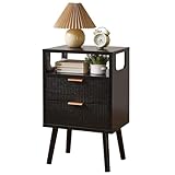 tables de chevet style industriel 4. Esthétique épurée et moderne : Avec ses lignes nettes et sa silhouette minimaliste, cette table de chevet s'intègre harmonieusement à différents styles de chambre. Elle allie à la perfection design moderne et charme intemporel, tandis que la poignée de tiroir en métal, assortie aux pieds naturels, lui confère une élégance indéniable