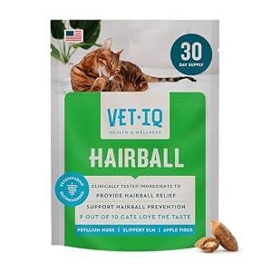 VetIQ Hairball Treatment for Cats, Hairball Remedy Crunchy and Creamy Cat Treats for Furball Control and Relief, Chicken Flavor, 3.7oz