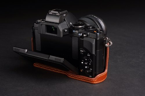 Demi camera case Olympus OM-D E-M5 cuir véritable marron housse TP
