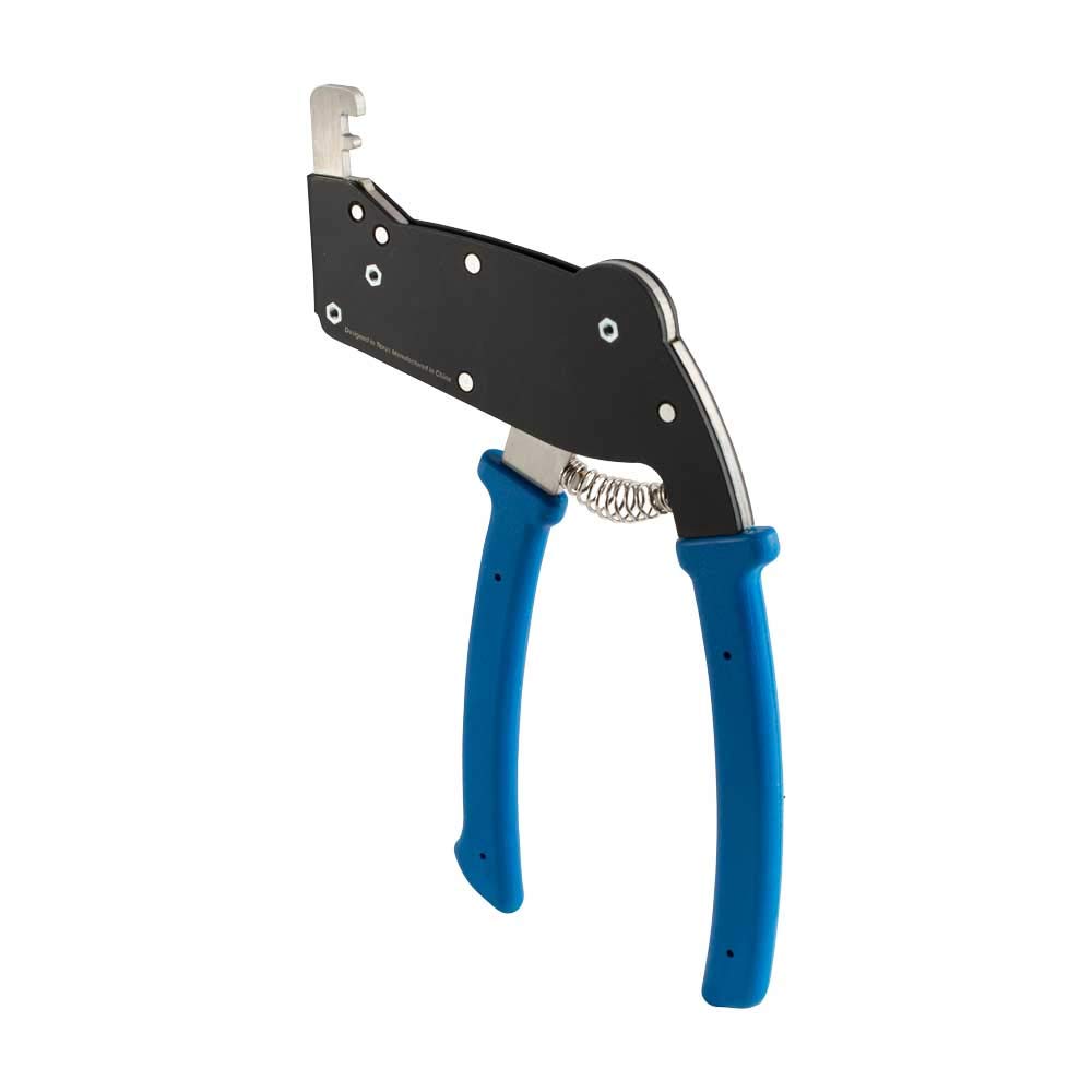 RackSolutions World’s Best Cage Nut Tool Insertion and Removal