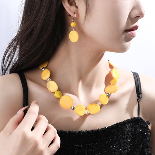 Collier à grosses perles colorées chic : bijou tendance de créateur - 2