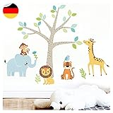 💚 LIEFERUMFANG - Ein Wandtattoo mit Tieren und Baum, das Ansichtsbild entspricht 57 x 35 cm und der Baum hat eine Größe von 24 x 27 cm (Breite x Höhe) inkl. Anleitung zur kinderleichten Anbringung und einem Probeaufkleber.