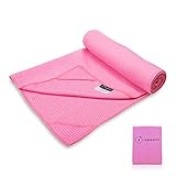 ✔ SILIKON NOPPEN TECHNOLOGIE: Die Noppen sorgen dafür, dass die Unterseite extrem rutschfest ist. Das Yoga Handtuch bleibt so auf der Matte und muss während deiner Yogapraxis nicht mehrmals gerichtet und adjustiert werden muss.
