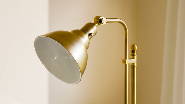Image of VONLUCE Rustic Desk Lamp, Adjustable Industrial Table Lamp for Home Office