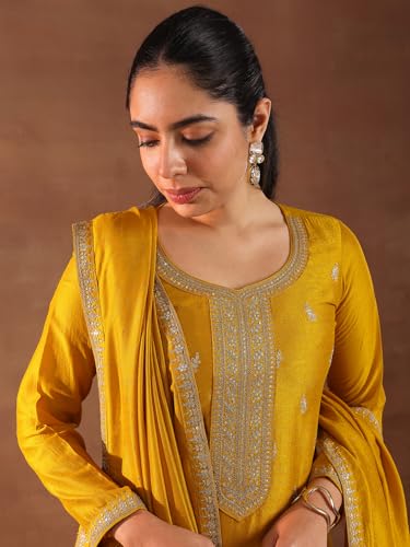 Image of Libas Embroidered Silk Blend Straight Kurta With Trouser and Dupatta