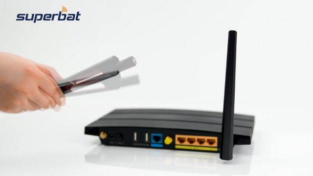 Superbat Antenne WiFi Double Bande 2.4GHz 5.8GHz 8dBi RP-SMA + Câble