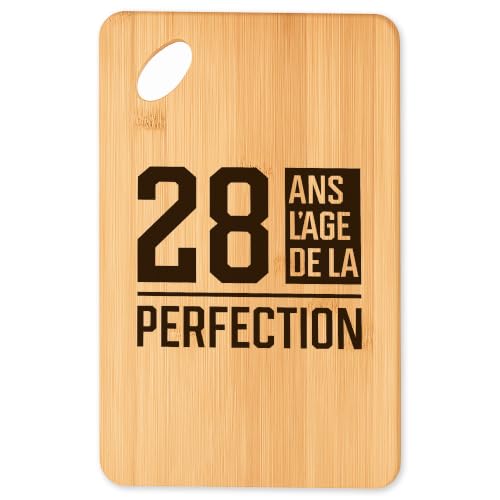 Planche à découper 28 ans : plateau apéro en bambou et cadeau original cuisine ou barbecue