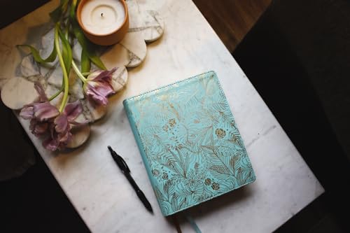 Niv, Journal the Word Bible for Women, Leathersoft, Teal, Red Letter, Comfort Print: 500+ Prompts to Encourage Journaling and Reflection