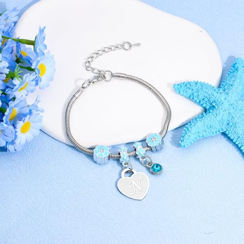 اساور للنساء من كاسكسيو، سوار فضي بدلاية على شكل قلب من A-Z، مجوهرات هدايا عيد الميلاد والكريسماس للنساء والفتيات المراهقات، 2 سم، ستانلس ستيل، بدون احجار كريمة