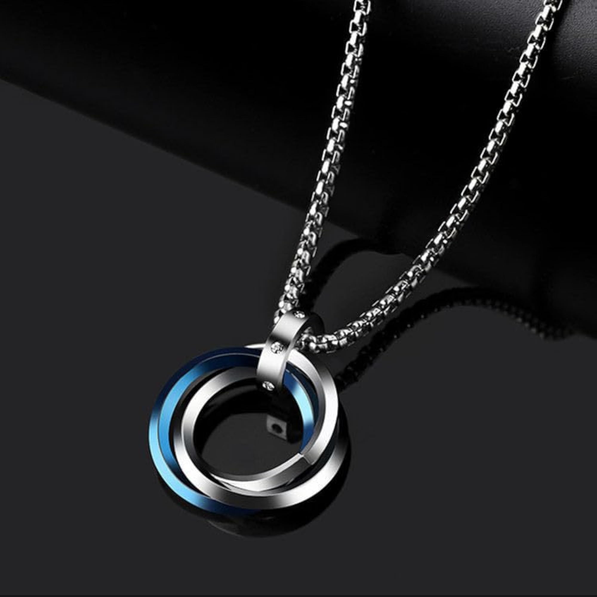 Men's Anti Tarnish Stainless Steel Rocky Locket Necklace