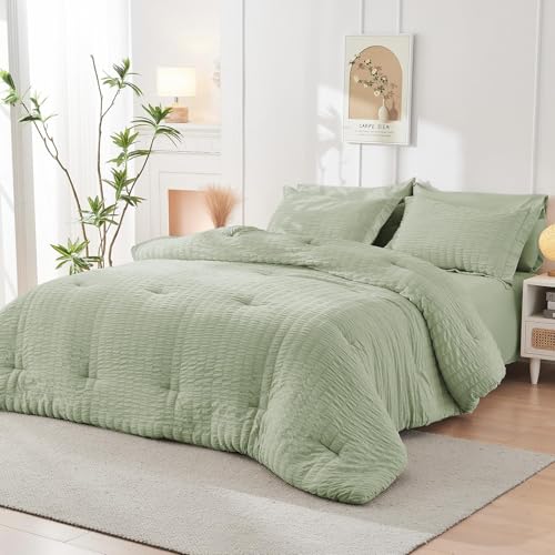 Queen Comforter Set - 7PCS Bed in a Bag, Seersucker Bedding Set Light Green by HYMOKEGE - Used condition - Image 8