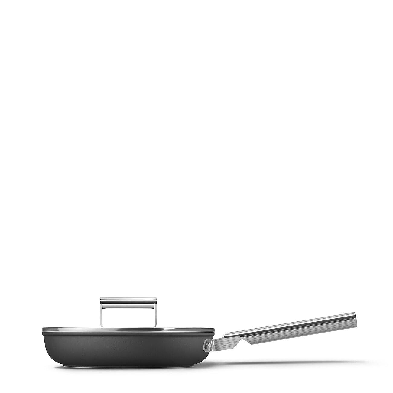 Smeg, Poêle antiadhésive FPF2002BLM, diamètre 20 cm, revêtement céramique sans PFAS, manche en acier inoxydable, pour tous les plans de cuisson, jusqu'à 250° au four, capacité 1,5 L, noir mat
