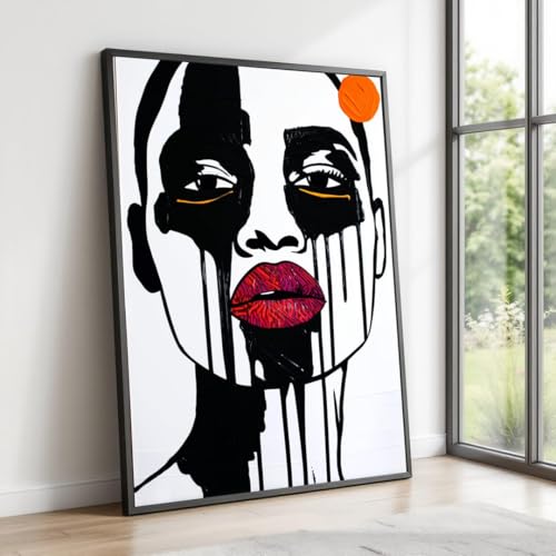 Visage de femme portrait peint en noir et blanc pour créer une atmosphère poétique et intime