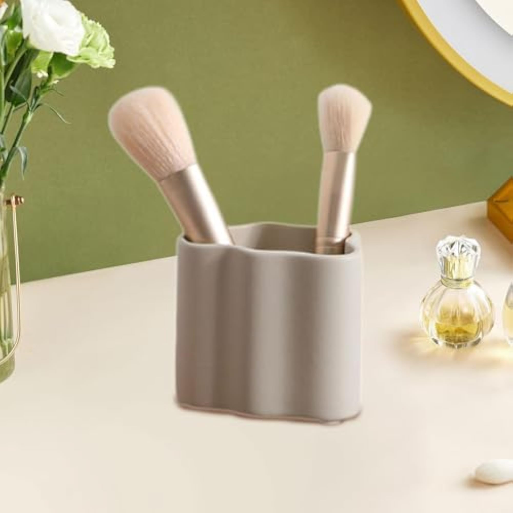 Gray Makeup Brush Organizer for Dressing Table