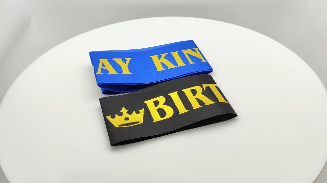 Fascia Di Compleanno 'Happy Birthday King' - In Raso Nero, 80x9.5 Cm - Foto 10