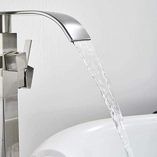 Robinet de baignoire au sol pour îlot moderne et bain relaxant en nickel brossé