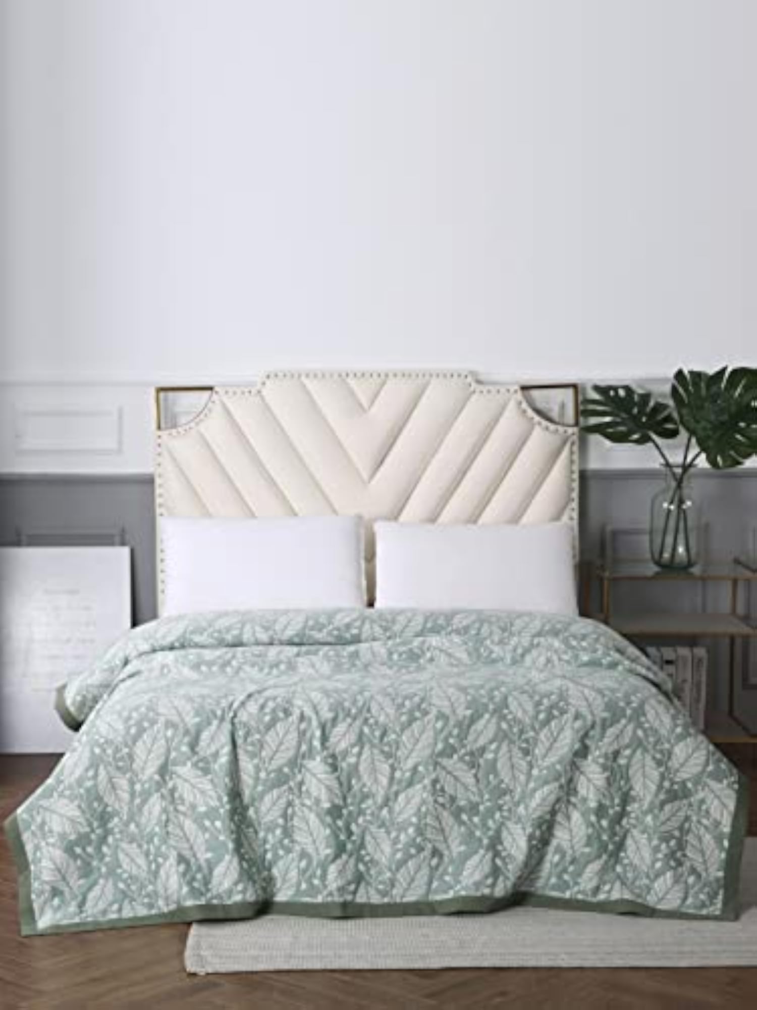 Abstract Leaves Weave Green and White Bedspread