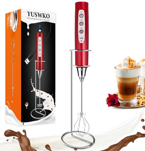YUSWKO Wiederaufladbarer Milchaufschäumer für Kaffee mit Ständer, Handheld Getränkemixer mit 3 Köpfen 3 Geschwindigkeiten Elektrische Rührstäbchen für Latte, Cappuccino, heiße Schokolade, Ei - Rot YUSWKO Wiederaufladbarer Milchaufschäumer für Kaffee mit Ständer, Handheld Getränkemixer mit 3 Köpfen 3 Geschwindigkeiten Elektrische Rührstäbchen für Latte, Cappuccino, heiße Schokolade, Ei - Rot