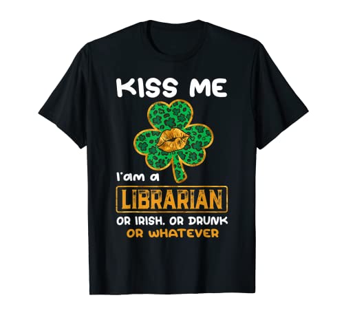 Kiss Me I'm A Librarian With Shamrock St Patricks Day Camiseta
