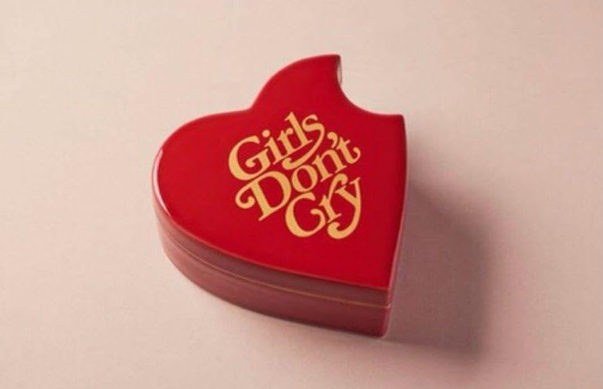 Amazon.co.jp: ete girls don't cry 有田焼 : ファッション