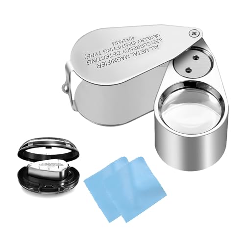 Contenuto della confezione: la confezione include una lente d'ingrandimento da gioielliere 40X (con tre batterie a bottone all'interno), una scatola portaoggetti e 2 panni per la pulizia degli occhiali da 14 cm x 14 cm. Nota: l'obiettivo dovrebbe essere molto vicino all'oggetto di osservazione per vedere i dettagli, se l'obiettivo è troppo lontano dall'oggetto di osservazione, l'immagine sarà sfocata o capovolta.