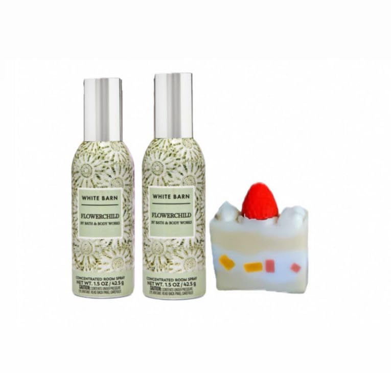 White Barn - Bath and Body Works - 2 Concentrated Room Spray and Strawberry Soap Cake (Flowerchild)