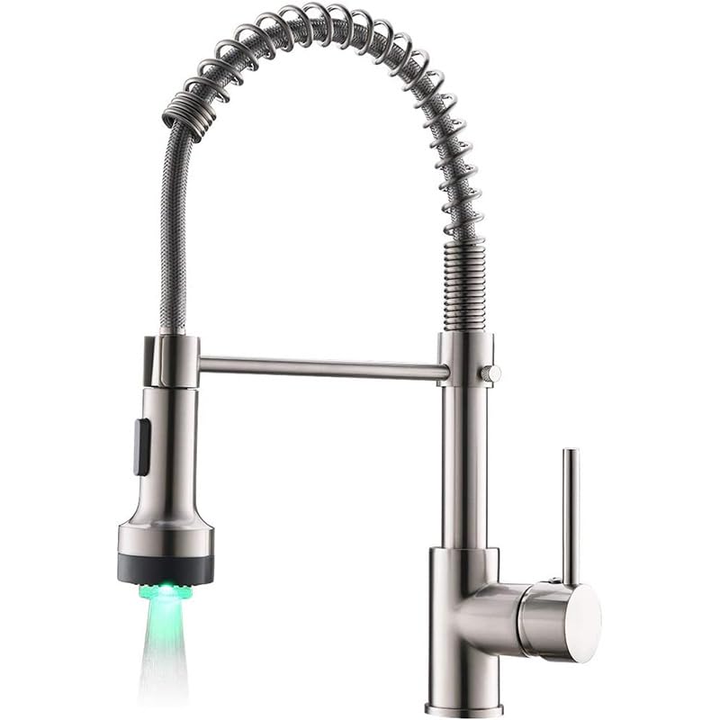 Robinet de cuisine mitigeur Thriving pour un évier lavabo sous plan moderne et lumineux
