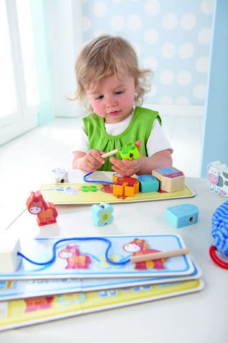 HABA Bauernhof Fädelspiel Auf dem Land – Lern- und Motorikspielzeug ab 18 Monaten – Holzspielzeug mit Bauernhofmotiven für Kleinkinder – 1005580001