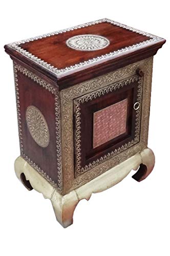 Mesita de noche de madera oriental Kalpana de latón oscuro, 60 cm de alto, estilo oriental, vintage, adornado a mano, también para cama con somier, muebles asiáticos de la India