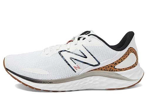 New Balance Women's Fresh Foam Arishi V4 Running Shoe, White/Tobacco, 54