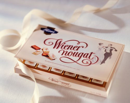 Caramelo de chocolate con leche Karl kuiWiener Nougat con suave almendra crujiente caja de regalo de 210 g [Paquete 3]
