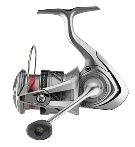 Daiwa Crossfire 20 LT 2500 XH moulinet spinning léger de 255g avec un ratio rapide