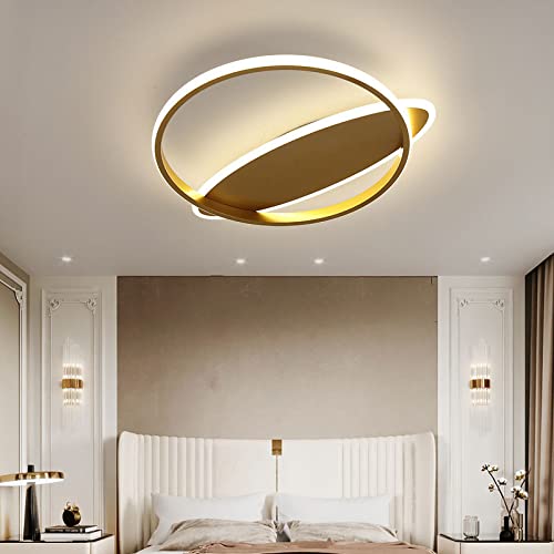 Plafonnier géométrique pour plafond bas résolvant le manque de luminosité du salon