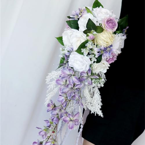 Bouquet de mariée en cascade d'exception aux finitions pompons raffinées