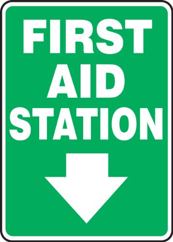 Pancarte en plastique rigide First Aid Station avec flèche directionnelle