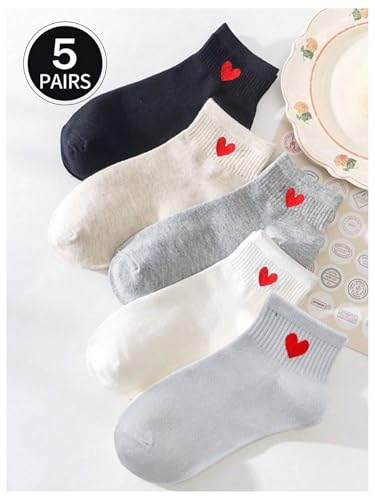 Image of WDIRARA Women's 5 Pack Set Love Heart Graphic Print Low Cut Socks Casual Ankle Crew Socks Multicolor 40-43