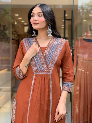 Image of MEERA FAB Women Floral Printed Pure Cotton Straignt V-Neck Kurta with Trousers & Dupatta