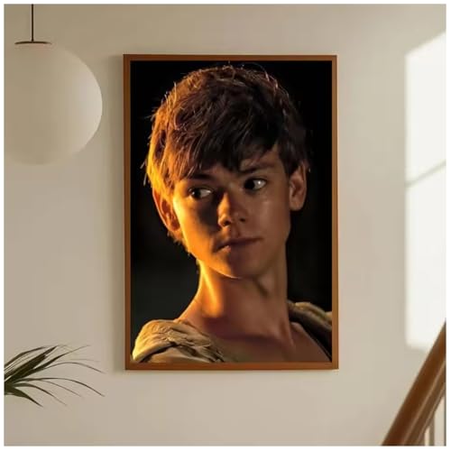 Thomas Brodie Sangster poster deco acteur portrait mural 50x70 cm pour maison