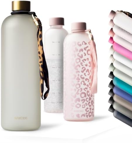 MAMEIDO Trinkflasche Kohlensäure geeignet aus Tritan 1,5 l Ivory Beige Gold | auslaufsicher, BPA-frei mit abnehmbarer Trageschlaufe – Wasserflasche für Sport, Schule & Büro