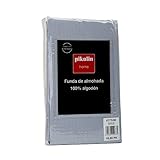 Nuestra funda de almohada está confeccionada en algodón 100% con calidad extra de 140 hilos y es completamente transpirable Está confeccionada en diferentes colores para poder combinarse con otra ropa de cama de otras tonalidades y estampados Es una funda de almohada de fácil mantenimiento, ya que es lavable y secable a máquina. Se recomienda que se lave con otras prendas de colores similares para conservar el color y las propiedades Gracias a su confección en algodón, tiene un tejido resistente y duradero, además de un tratamiento antiencogimiento para que no pierda su forma tras los lavados Ha sido fabricada sin utilizar sustancias nocivas, como garantiza el certificado Oekotex